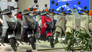 Yadea corta preços no Brasil; scooter elétrica agora parte de R$ 7.900