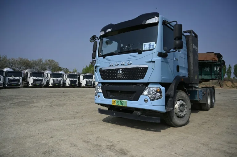 Caminhões elétricos mais baratos e limpos reformulam a logística da China