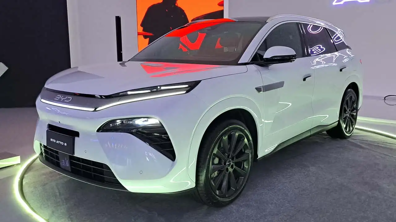 Carros ficaram 395 kg mais pesados em 12 anos. Culpa dos eletrificados?