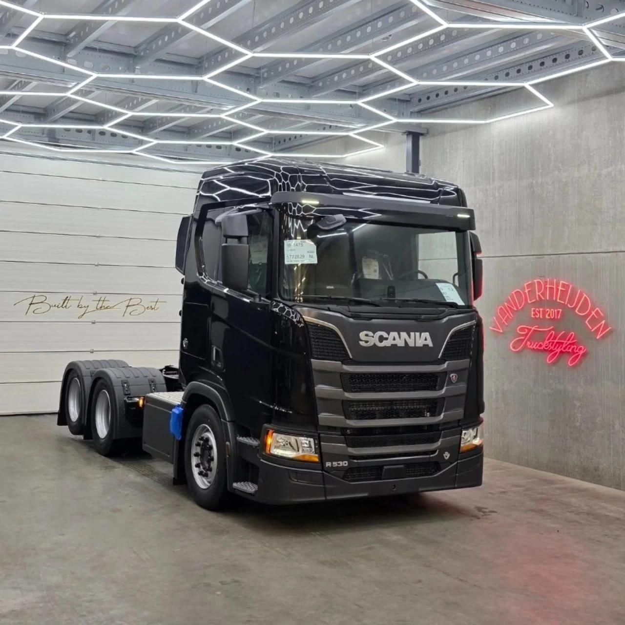Scania 113 de volta? ‘Restomod’ põe cabine clássica em chassi moderno